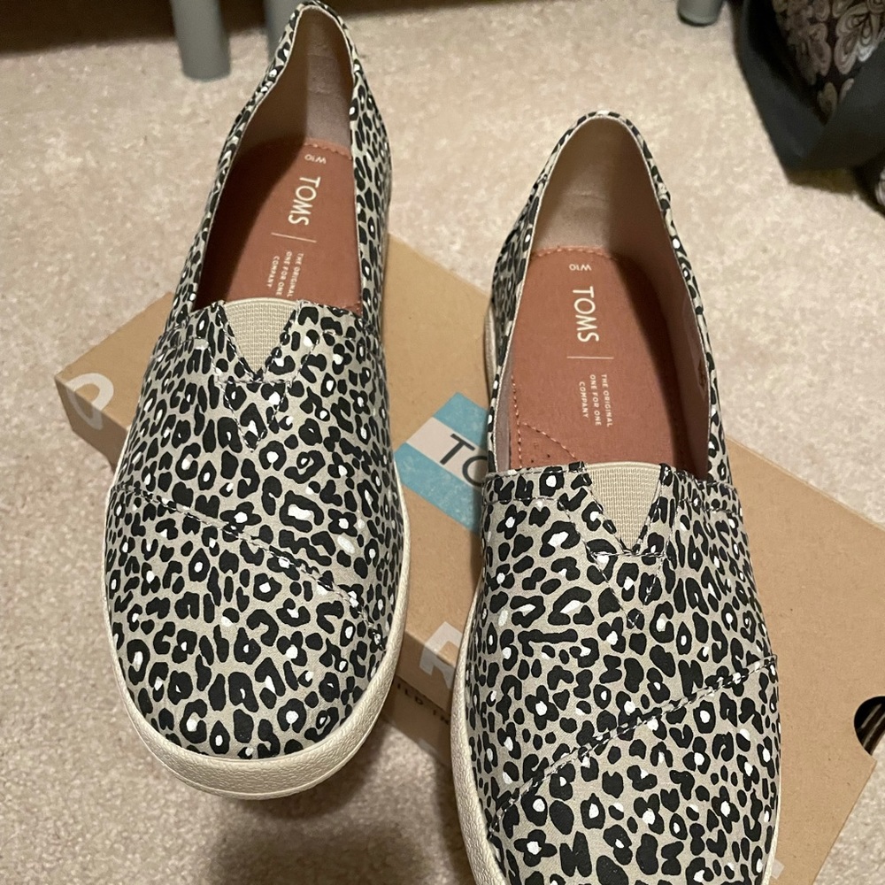 New black beige white toms.